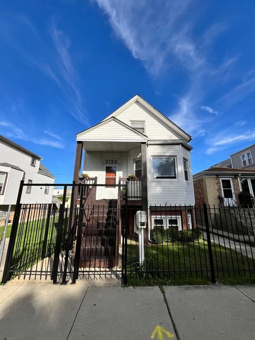 2123 N Karlov Ave, Chicago, IL, 60639-3715 | Card Image