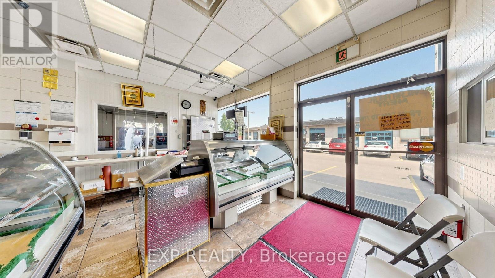 Business Opportunity in Richmond Hill (Oak Ridges) 3