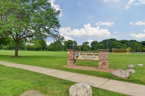 24 Winners Cup Cir, Wheaton, IL, 60189-2030 | Card Image