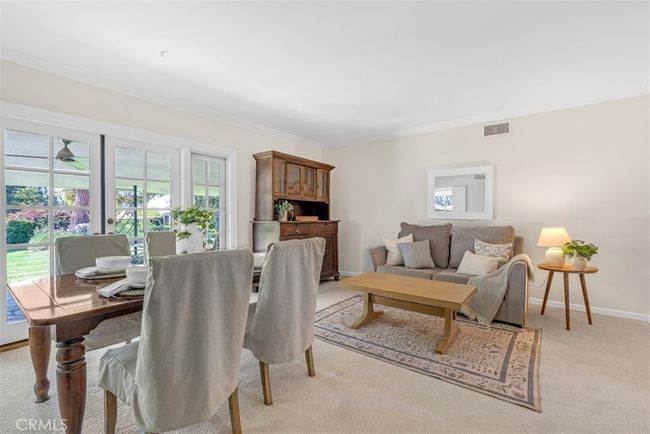 LIVING ROOM | Image 7