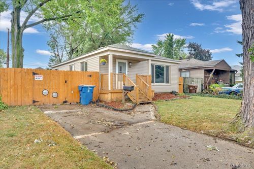 35043 Currier St, Wayne, MI, 48184-2347 | Card Image