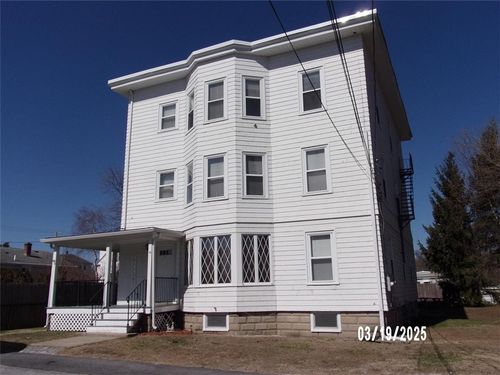 2-14 Courtland St, Central Falls, RI, 02863-1152 | Card Image