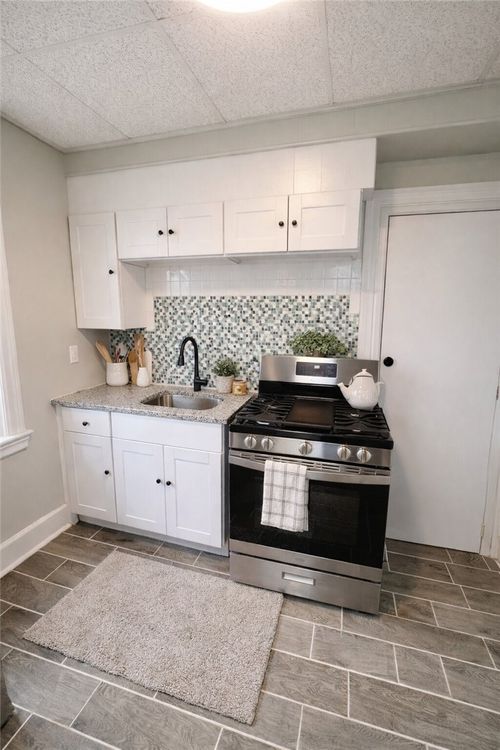 apt-5-123 Cottage St, Pawtucket, RI, 02860-2478 | Card Image