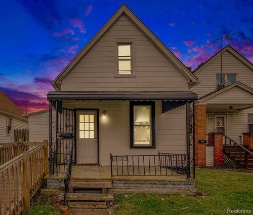 2382 Commor St, Hamtramck, MI, 48212-2936 | Card Image