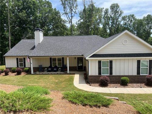 561 Oconee Ln, Commerce, GA, 30529-4183 | Card Image
