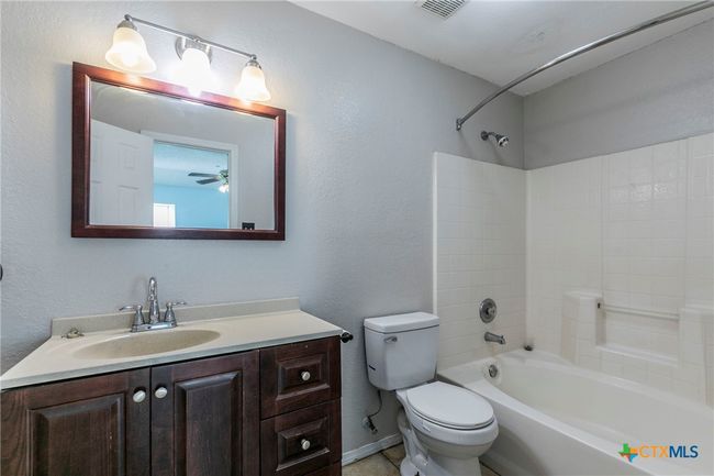 Primary Bathroom | Image 13