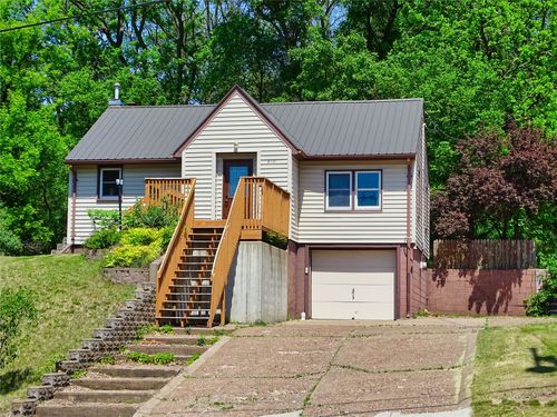 810 3rd Ave E, Durand, WI, 54736-1452 | Card Image