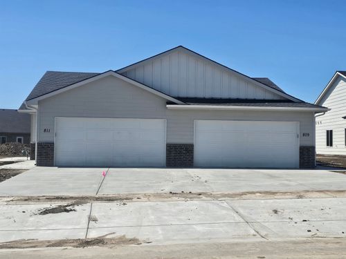 921 S Blaine St, Newton, KS, 67114-7515 | Card Image