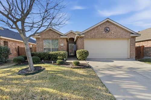 2011 Pine Knot Dr, Heartland, TX, 75126-8284 | Card Image