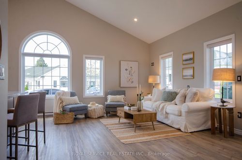 501-300 Croft St, Port Hope, ON, L1A0E1 | Card Image