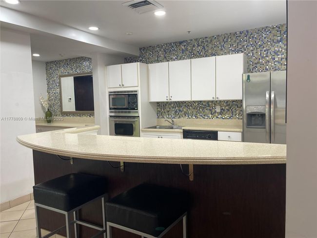 APT-429 - 6001 Sw 70 Th St, Condo with 3 bedrooms, 2 bathrooms and null parking in South Miami FL | Image 45
