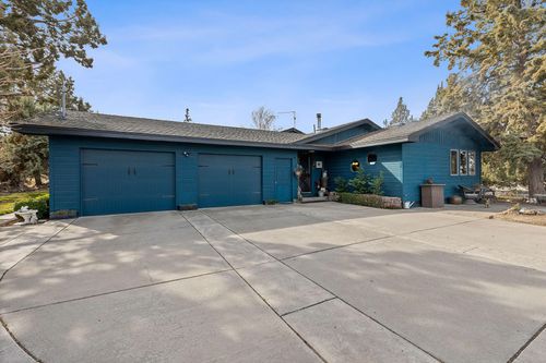 1686 Ne Negus Way, Redmond, OR, 97756-9754 | Card Image