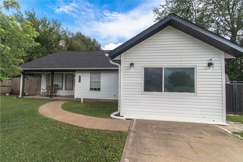 3805 Philcrest Pl, Springdale, AR, 72762-5929 | Card Image