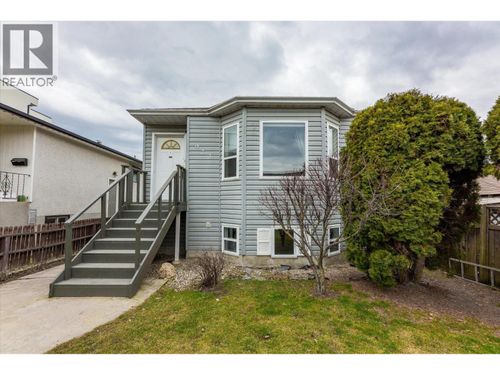 923 Fuller Ave, Kelowna, BC, V1Y6X5 | Card Image