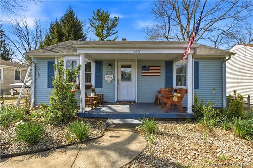 223 Perrin Ln, Jeffersonville, IN, 47130-5054 | Card Image