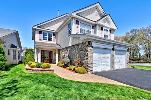 15 Marisa Dr, Middle Island, NY, 11953-2654 | Card Image