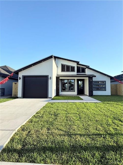 611 Tower Oak Dr, Alamo, TX, 78516-0677 | Card Image