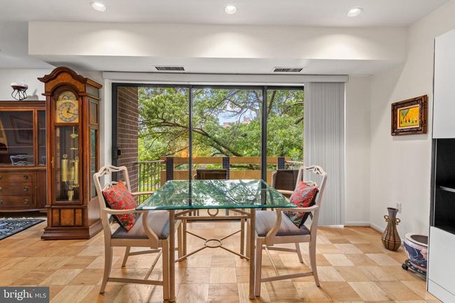 APT-401 - 7 Slade Ave, Condo with 3 bedrooms, 2 bathrooms and null parking in Baltimore MD | Image 8