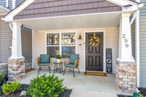 250 Woodland Valley Ln, Clarksville, TN, 37040-2069 | Card Image