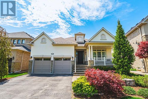 2178 Berwick Drive, Burlington (Rose), ON, L7M5C2 | Card Image