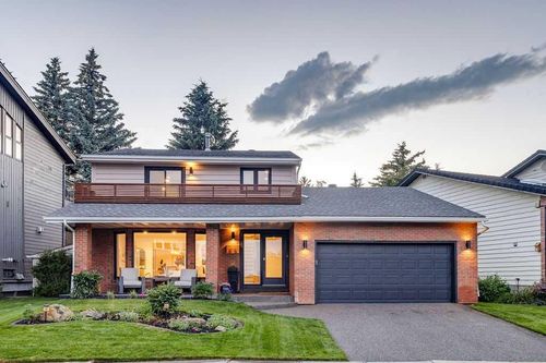 23 Woodgrove Cres Sw, Calgary, AB, T2W3Y9 | Card Image