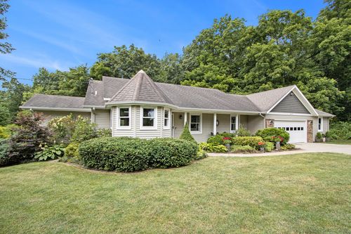 15570 Portage Rd, Vicksburg, MI, 49097-8753 | Card Image