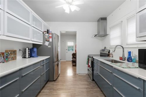 812 N Union St, Independence, MO, 64050-2433 | Card Image