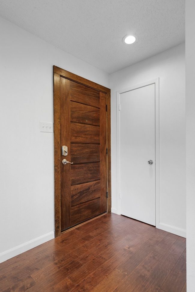 Grand main entrance door | Image 6
