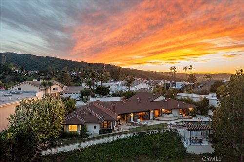 3906 Lake Vista Ct, Encino, CA, 91316-4441 | Card Image