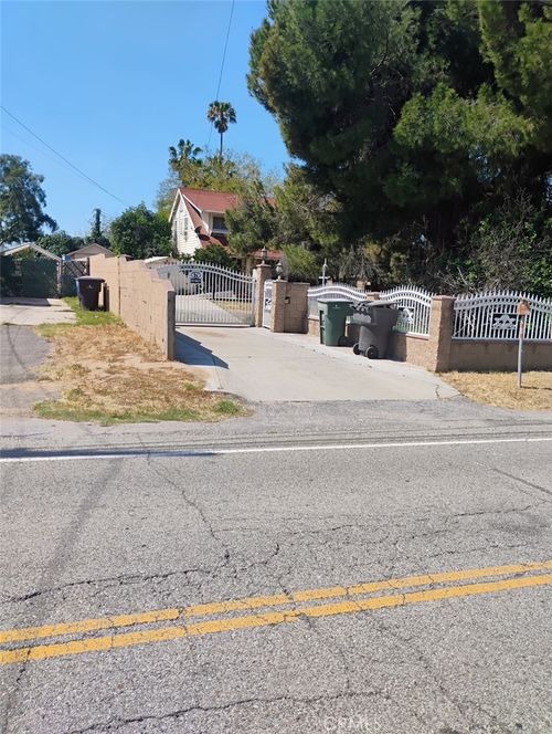 3676 Strong, Riverside, CA, 92501 | Card Image