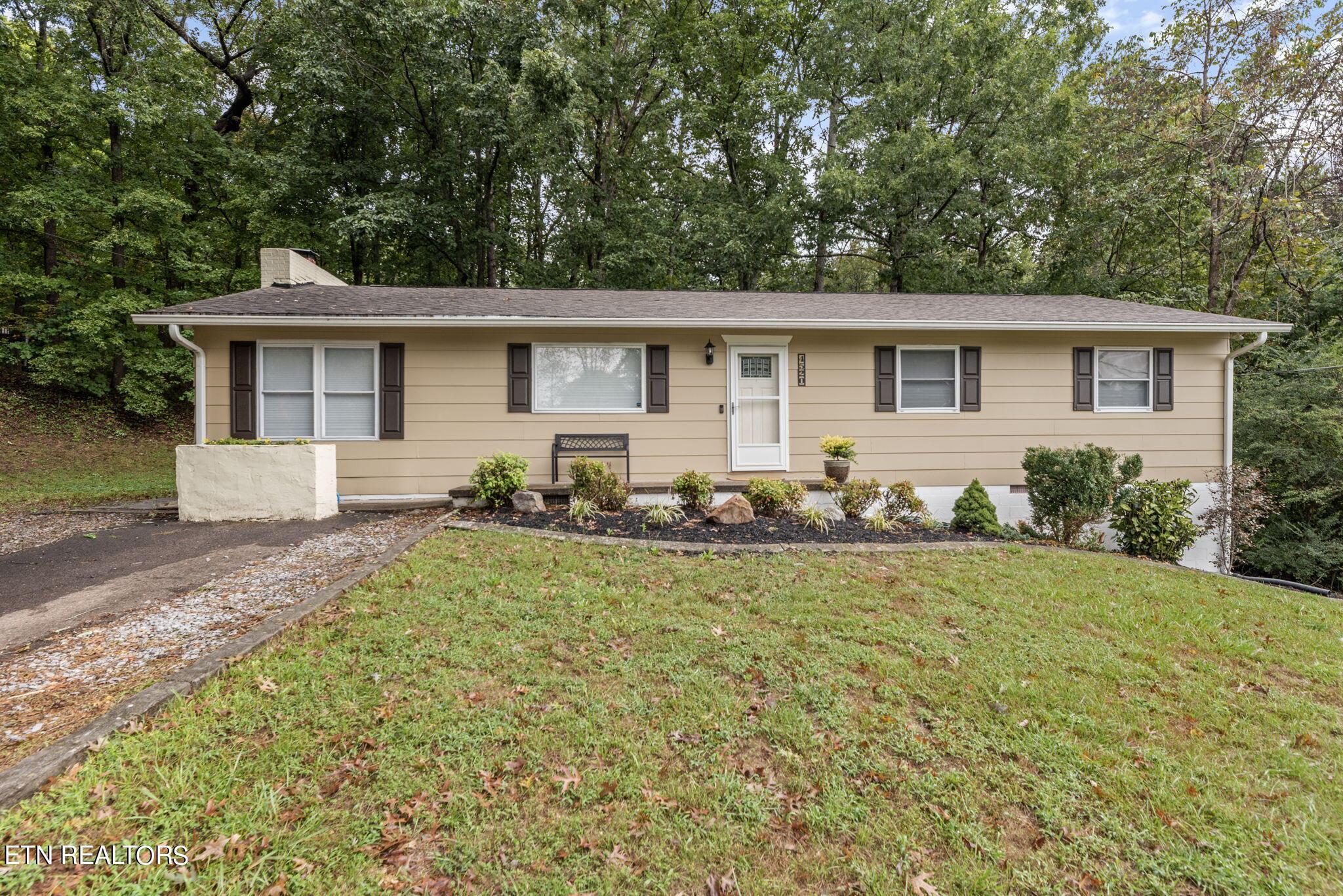 Felty Dr, Knoxville, TN 37918