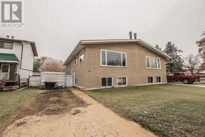 5007 58 St, Home with 4 bedrooms, 2 bathrooms and 1 parking in Lacombe AB | Image 1