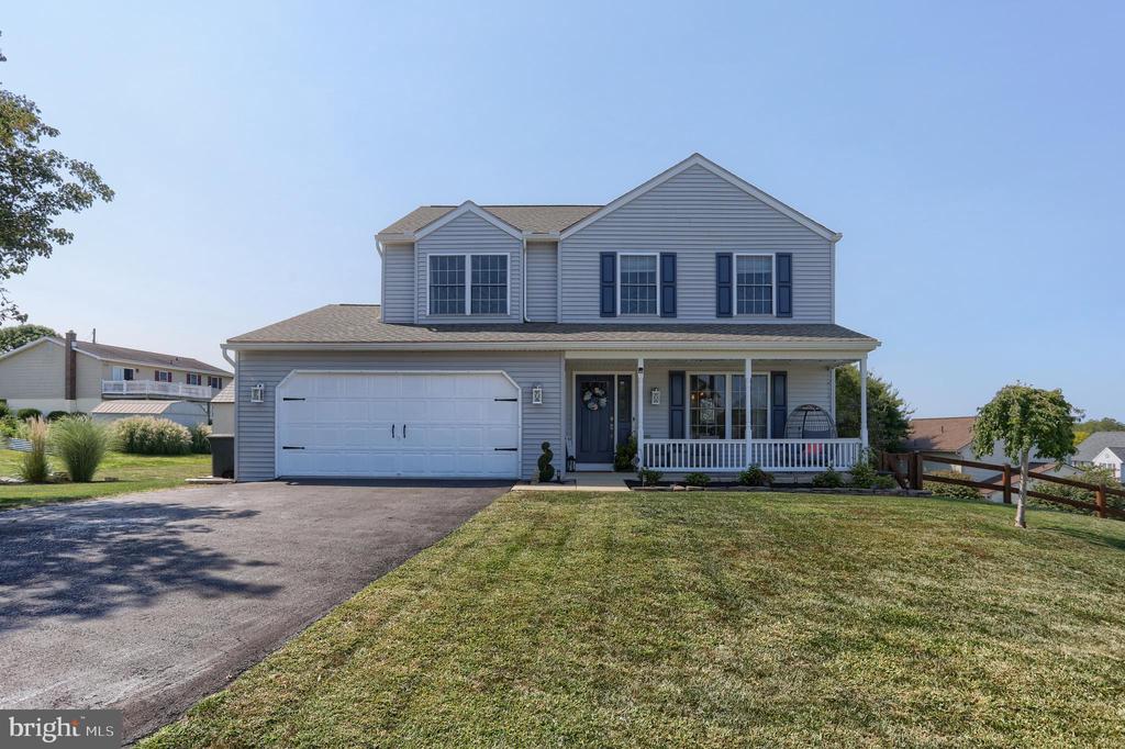 6th St, Womelsdorf, PA 19567