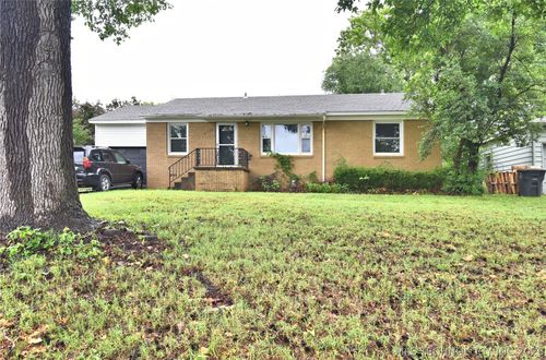 4129 Trenton Ave, Tulsa, OK, 74105-4027 | Card Image