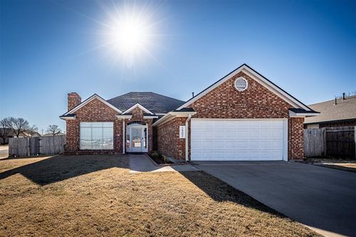 3902 Sw Parkridge Blvd, Lawton, OK, 73505-7524 | Card Image