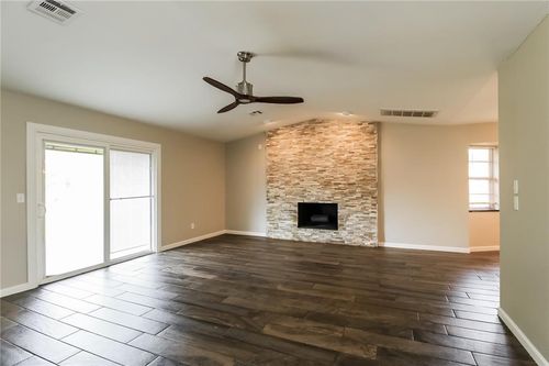 1030 W Churchill Way, Mustang, OK, 73064-2102 | Card Image