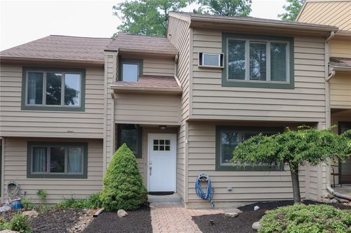 9 Golfside Cir, Canandaigua, NY, 14424-8970 | Card Image