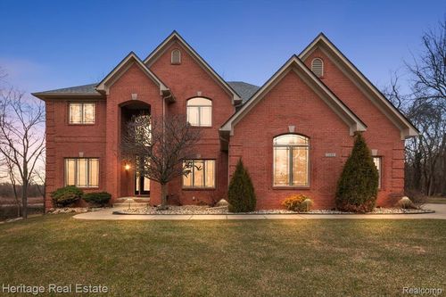 1486 Chestnut Trl, Oxford, MI, 48371-6057 | Card Image