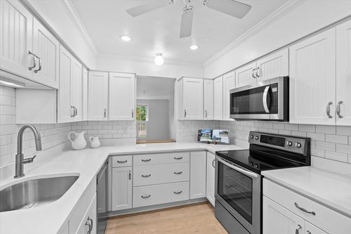 apt-3-3512 Main St, Barnstable, MA, 02630-1253 | Card Image