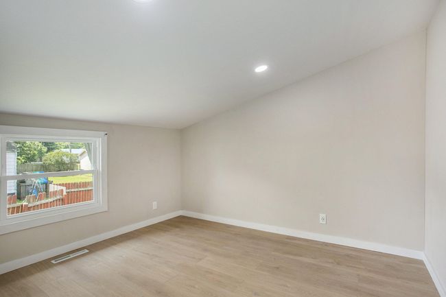 716 Langrick St, House other with 6 bedrooms, 2 bathrooms and null parking in Sturgis MI | Image 15
