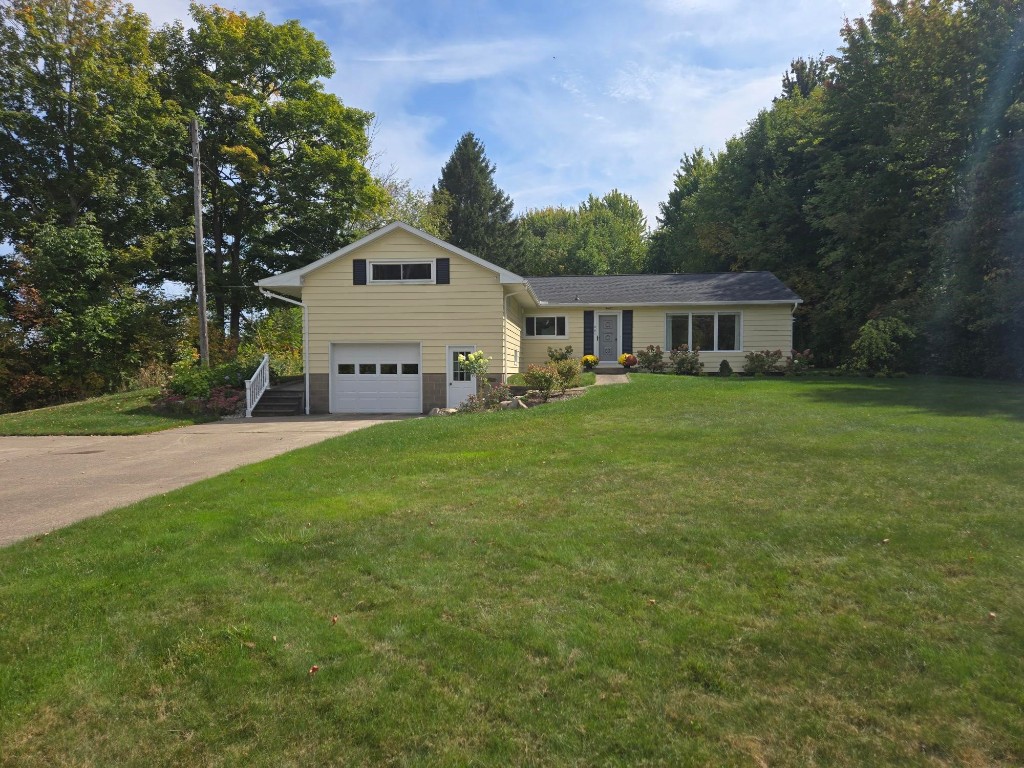 Robison Rd, Erie, PA 16509