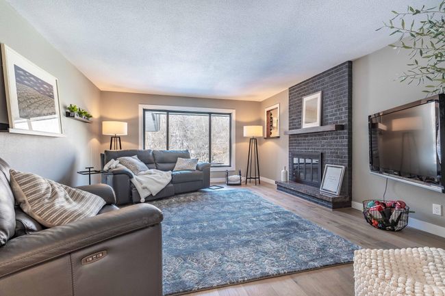living room | Image 7