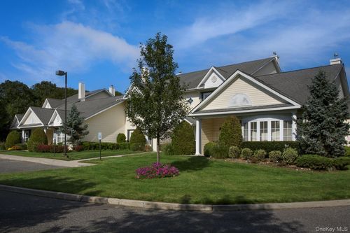 112-112 Centre Ct, Medford, NY, 11763 | Card Image