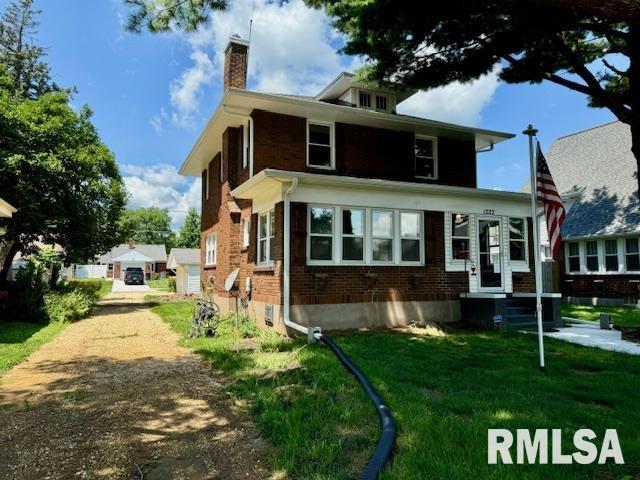 3rd St, Clinton, IA 52732