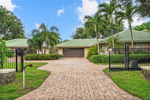 2164 Se Saint Lucie Blvd, Stuart, FL, 34996-5163 | Card Image