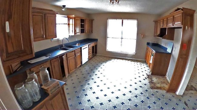 144 N Jeffus St, House other with 4 bedrooms, 1 bathrooms and 1 parking in Deport TX | Image 12