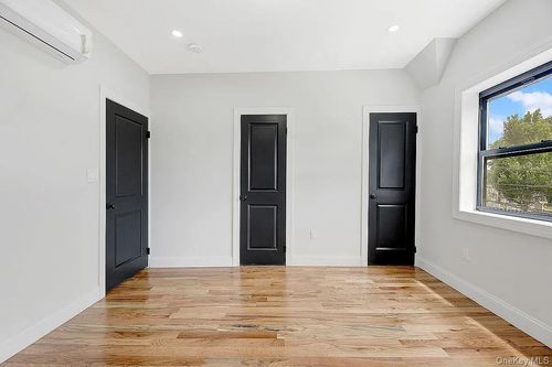 442 E 43rd St, Brooklyn, NY, 11203-5210 | Card Image