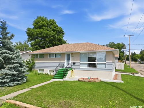 1402 93rd St, North Battleford, SK, S9A0C1 | Card Image
