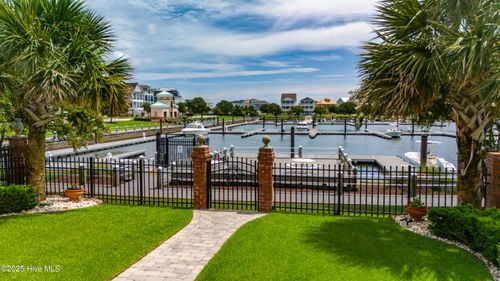458 Kensington Pl, Newport, NC, 28570-3808 | Card Image