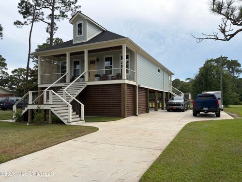133 Fernwood Dr, Pass Christian, MS, 39571-2535 | Card Image